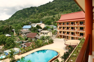 �p�g�� �O���[���}�E���e�� / Patong Green Mountain